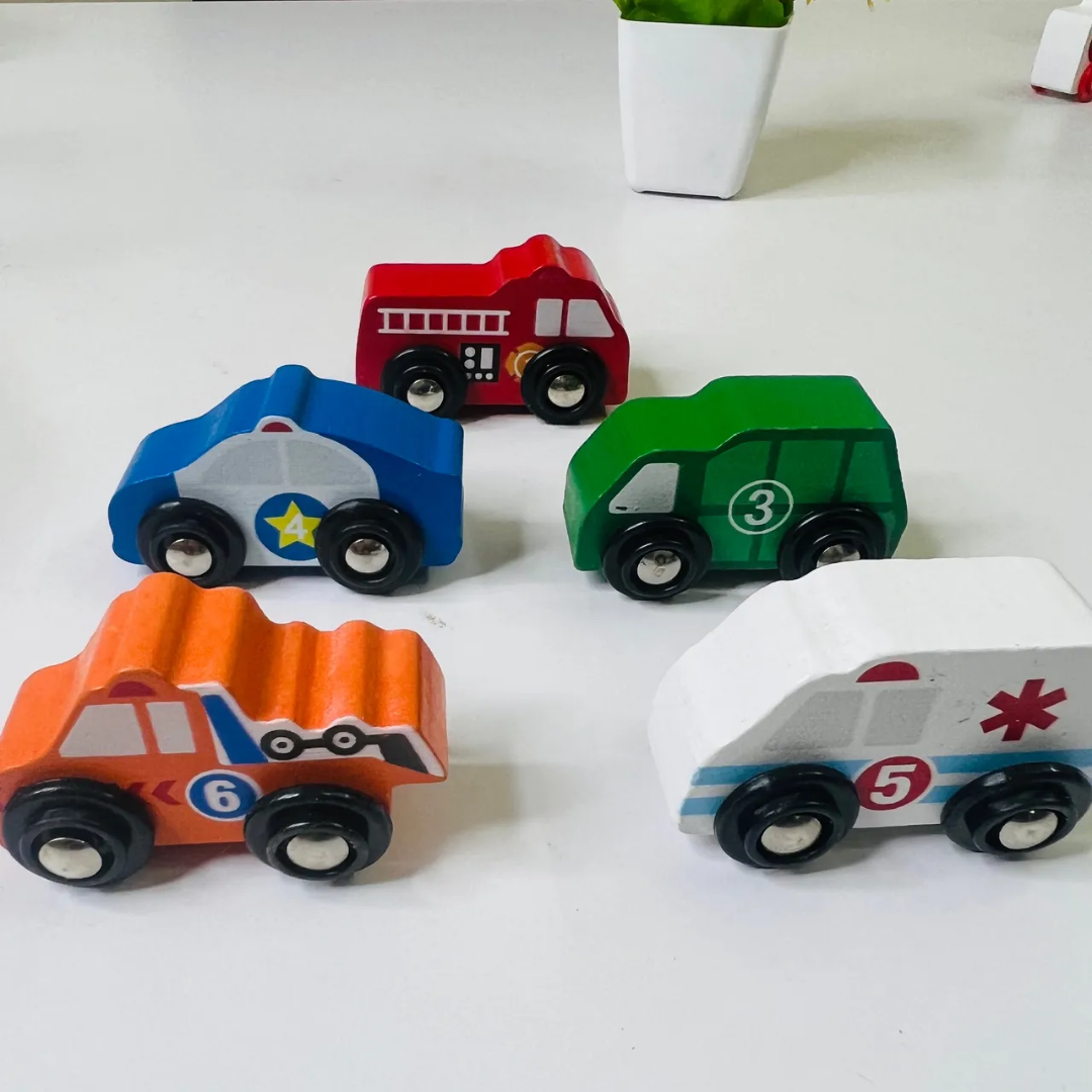 Wooden cars (1pc)