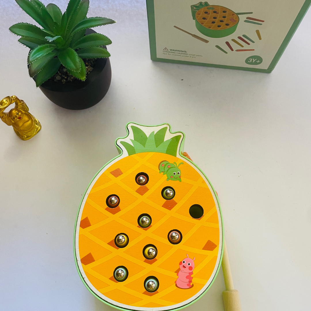 Pineapple insect catch