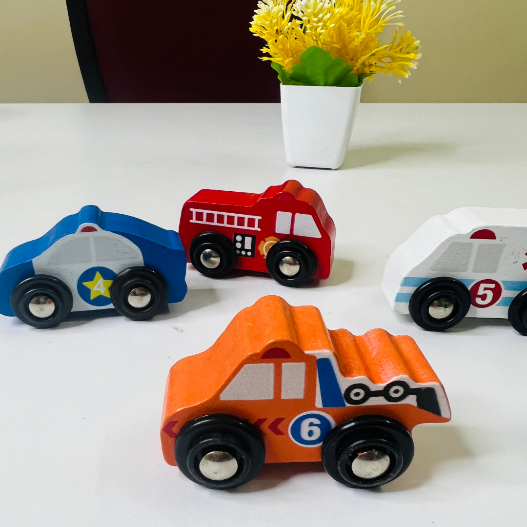 Wooden cars (1pc)