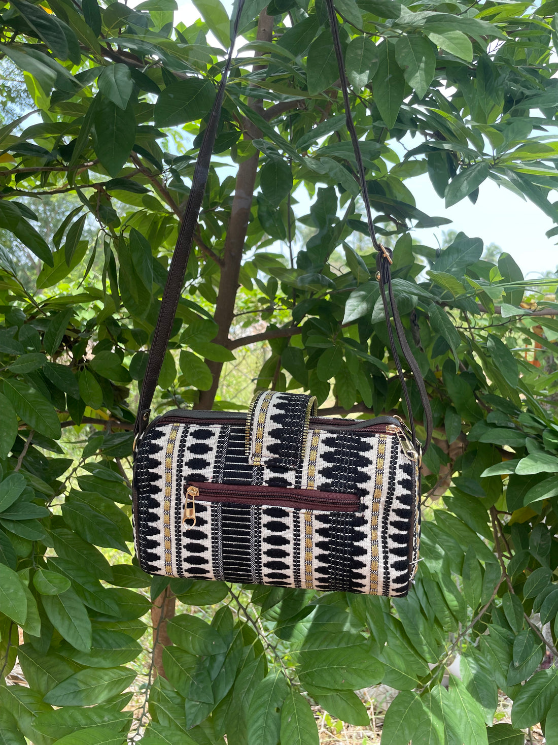 Jacquard Sling Bags for Women-gold and black