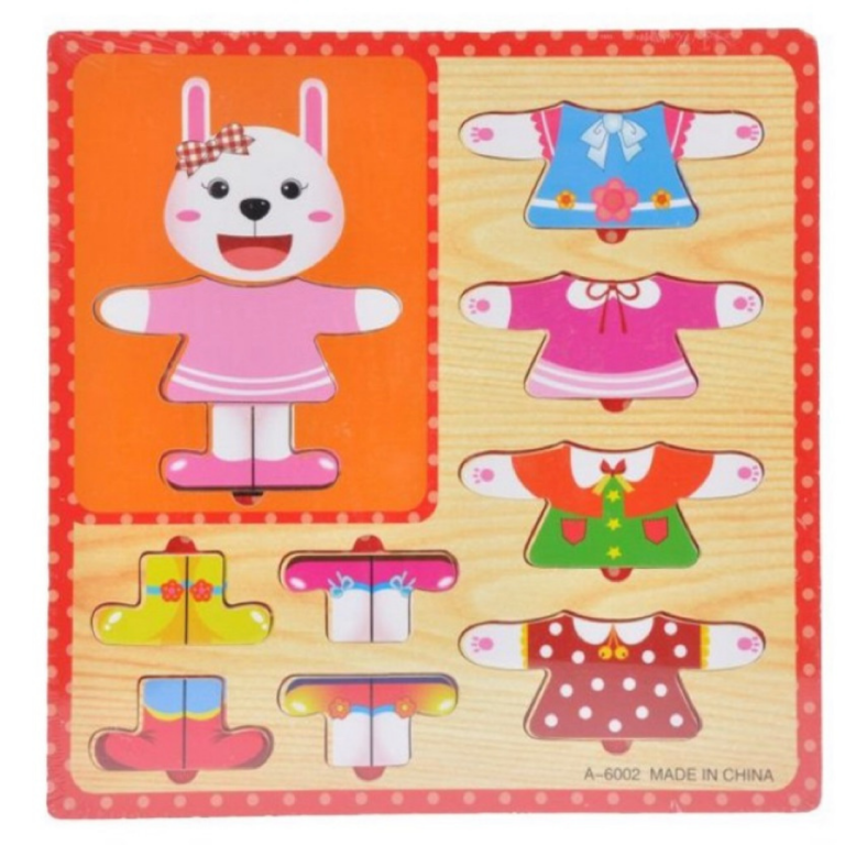 Dress up puzzle with theme